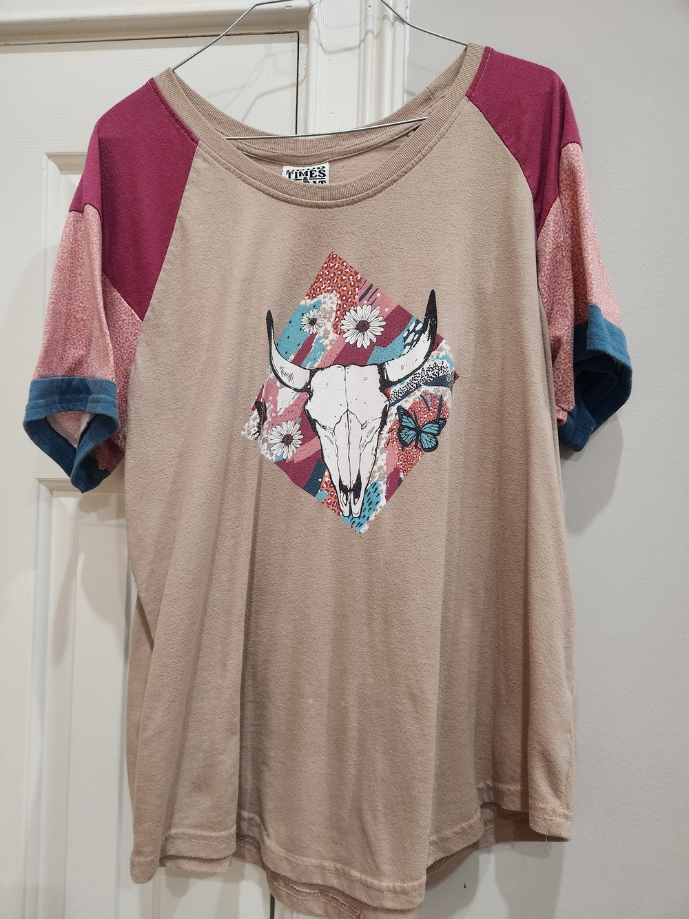 Tan Short-Sleeve Tee with Pink Raglan & Teal Cuffs XL
